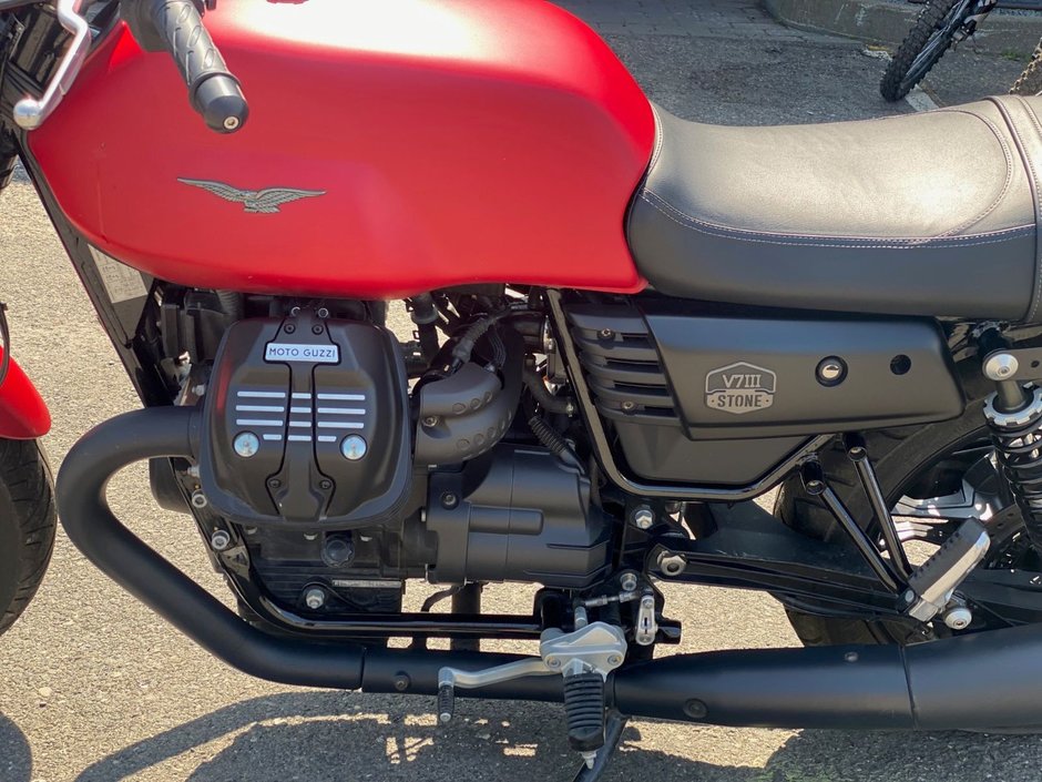 Guzzi V7 III STONE  2019-8