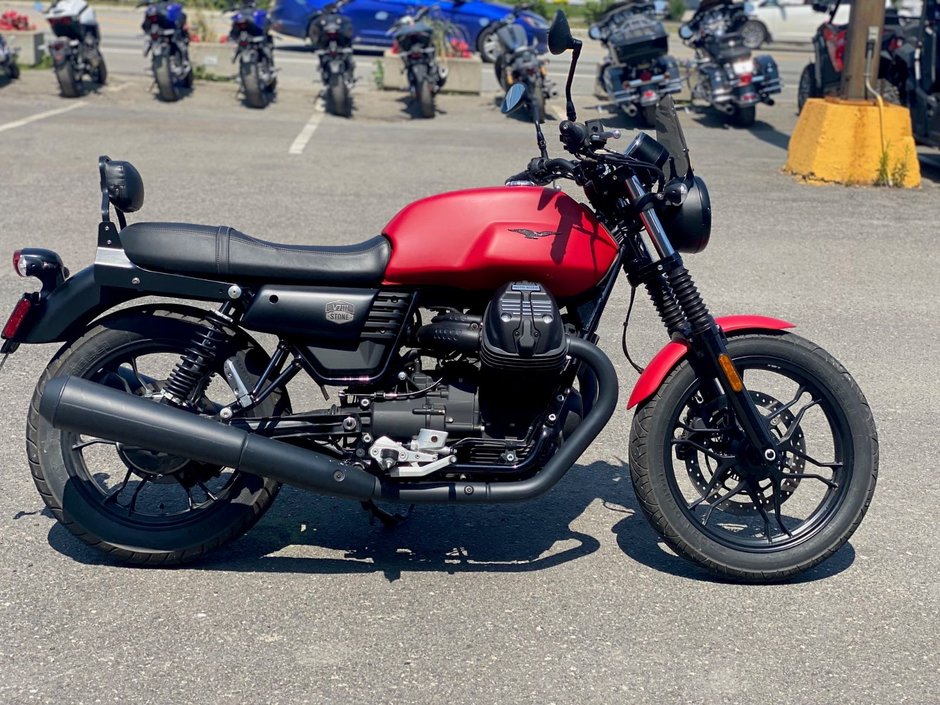 Guzzi V7 III STONE  2019-1