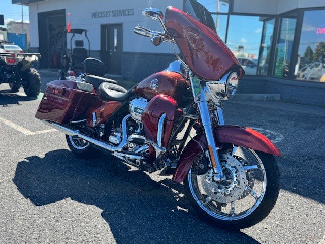 HARLEY DAVIDSON CVO 1800 ROAD KING SCREAMING EAGLE FLHRSE 2013-1