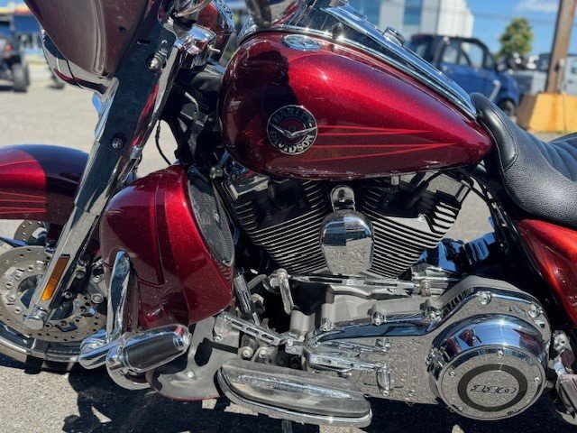 HARLEY DAVIDSON CVO 1800 ROAD KING SCREAMING EAGLE FLHRSE 2013-11