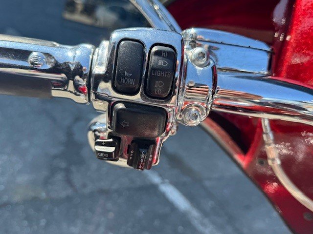 HARLEY DAVIDSON CVO 1800 ROAD KING SCREAMING EAGLE FLHRSE 2013-15
