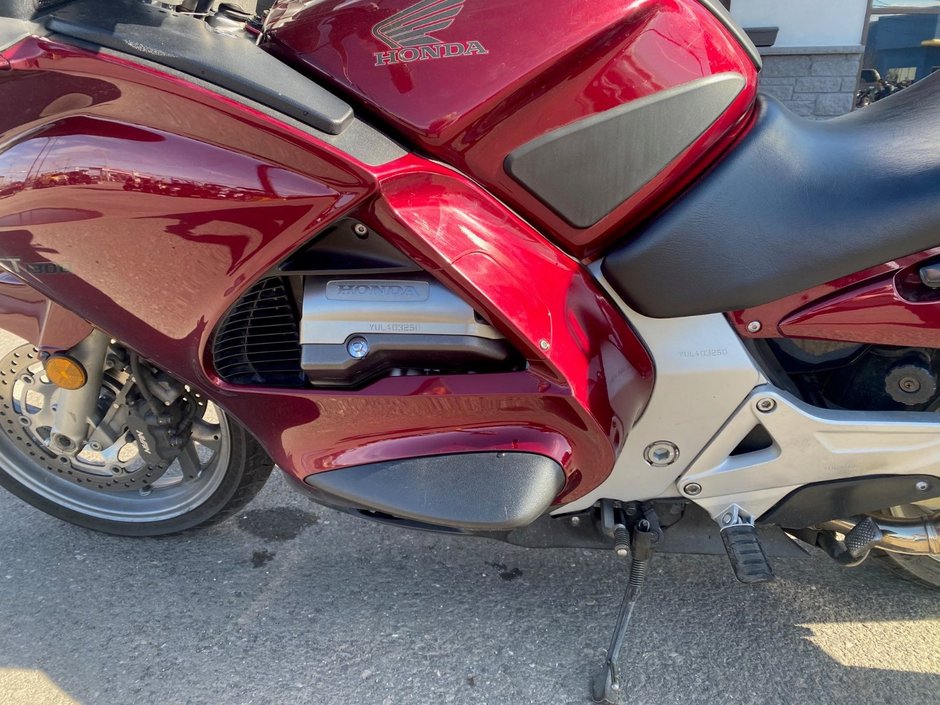 Honda ST1300 2005 | #M247B | Maniac Moto à Montmagny