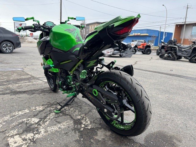 Kawasaki Z400 (ABS)  2023-5
