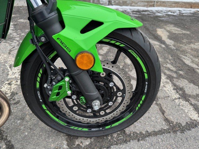 Kawasaki Z400 (ABS)  2023-9