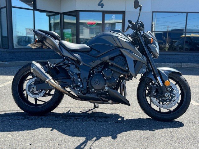 2022 Suzuki GSX-S 750 VIENT AVEC LES PIÈCES ET SILENCIEUX D'ORIGINE !!-0