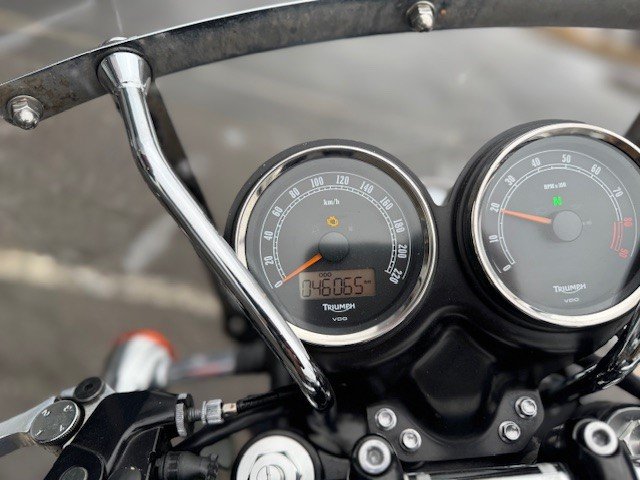 2014 Triumph 865 BONNEVILLE T100-13