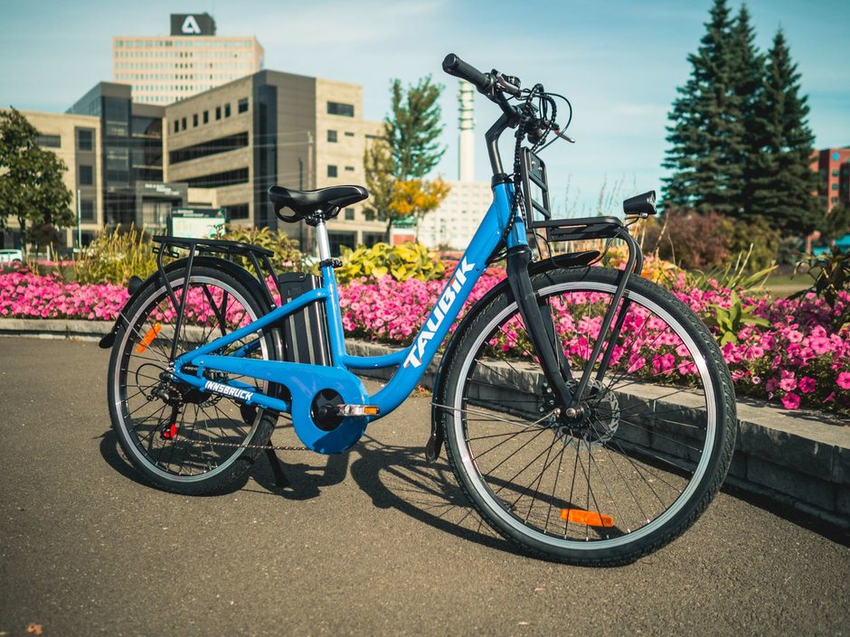 VÉLOS ÉLECTRIQUES TAUBIK INNBRUCK 2023-4