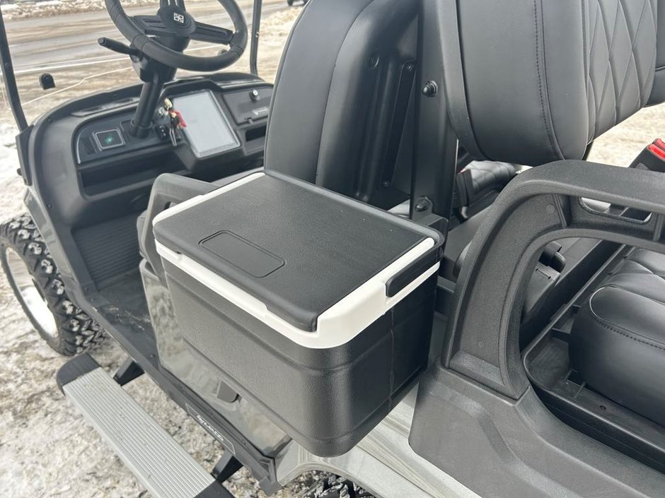 VOITURETTE DE GOLF X-PLOD MODÈLE:  VANGUARD22 100% ÉLECTRIQUE 2025-27