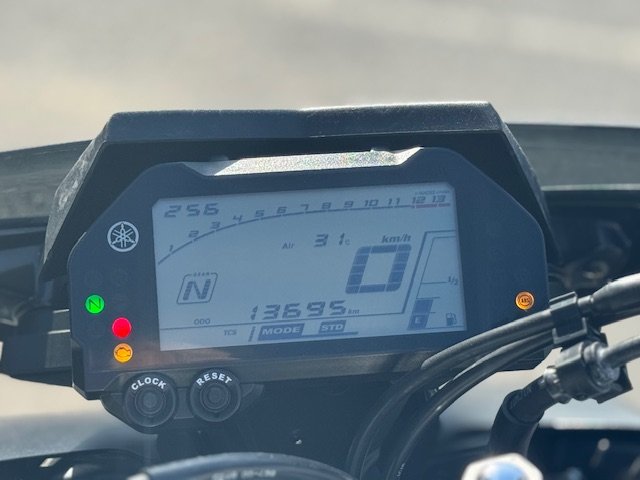 Yamaha FZ10 13,695 KM SEULEMENT 2017-14
