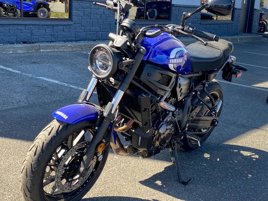 2024 Yamaha XSR700-6