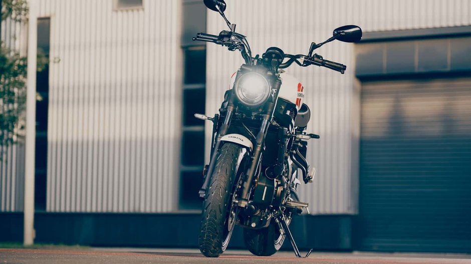 2025 Yamaha XSR700-2