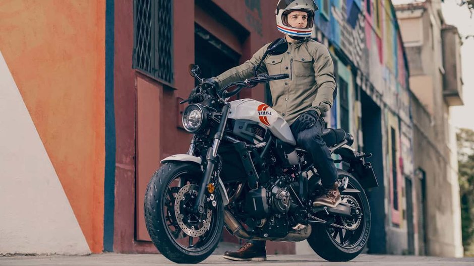 2025 Yamaha XSR700-7