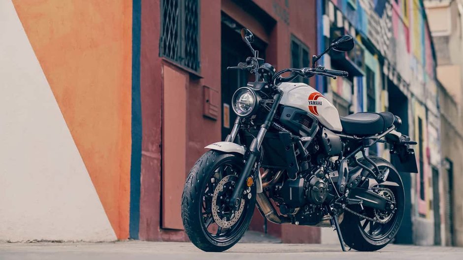 2025 Yamaha XSR700-3