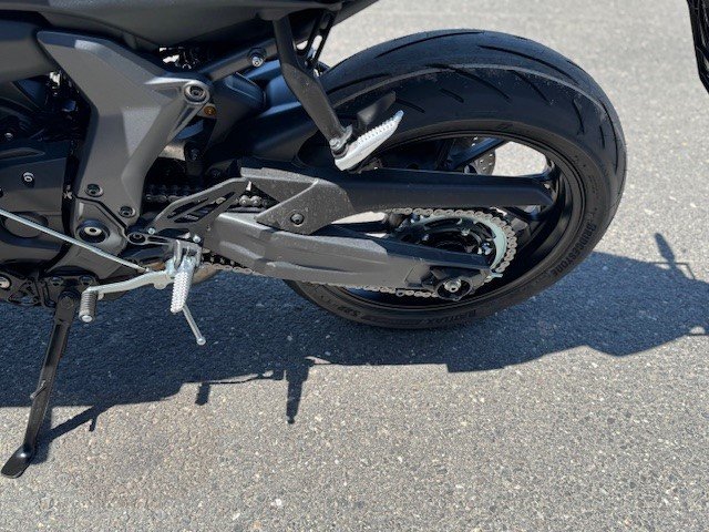 2025 Yamaha YZF-R7-10