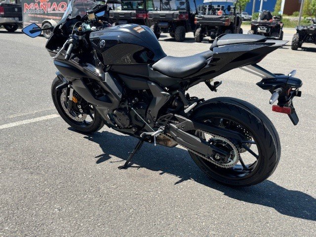 2025 Yamaha YZF-R7-4