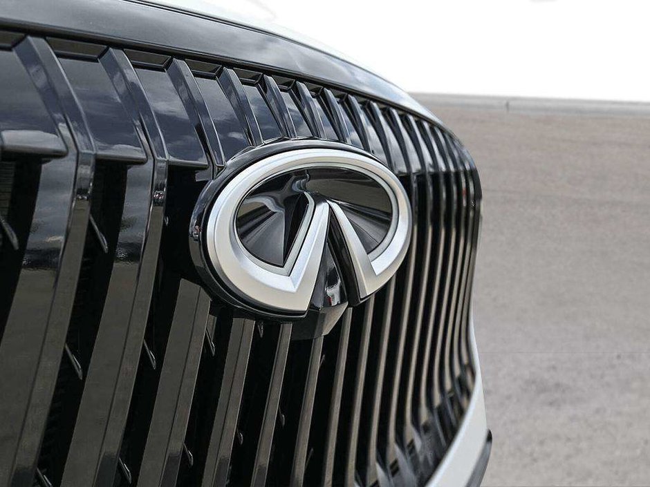 2027 Infiniti QX65 Luxe-8