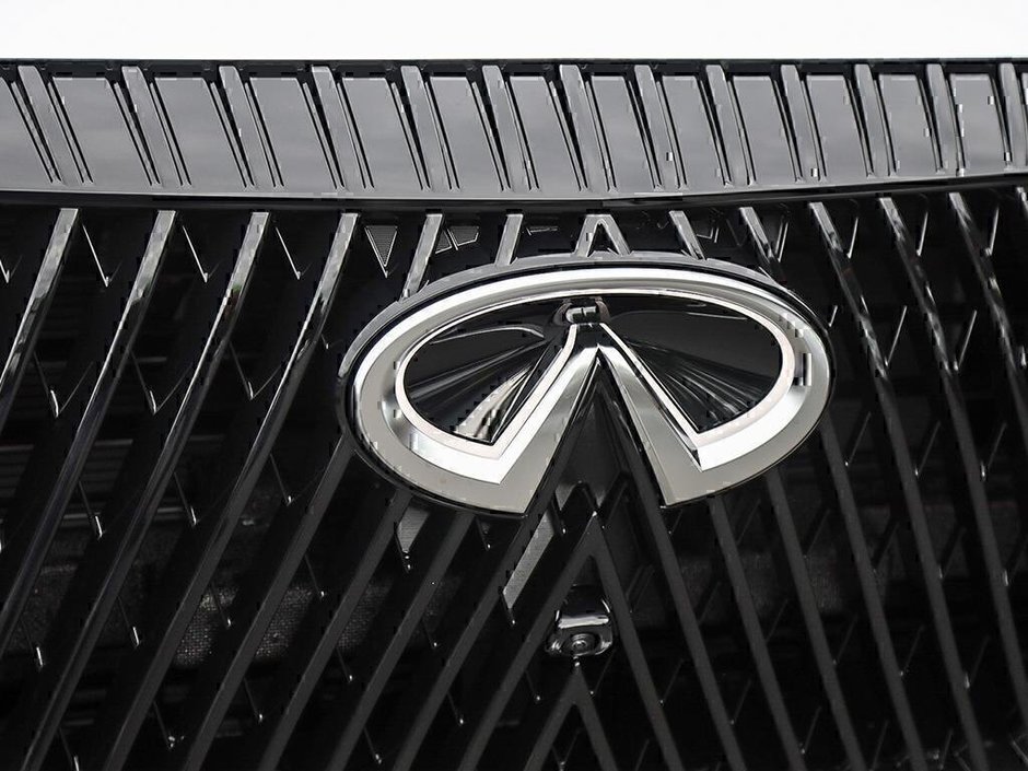 2025 Infiniti QX80 SENSORY-7