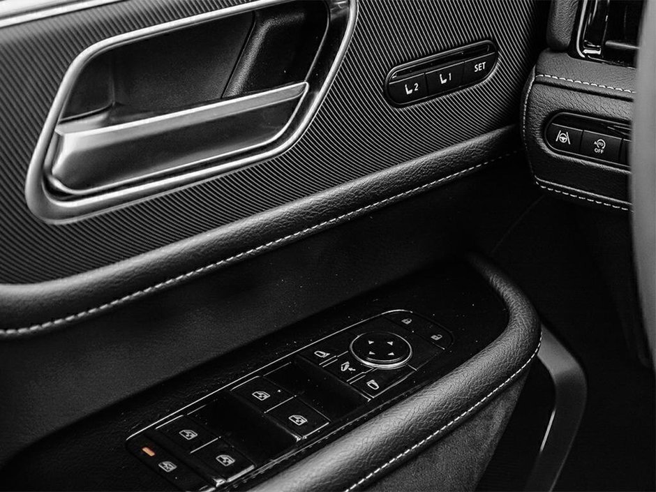2025 Infiniti QX80 LUXE-14