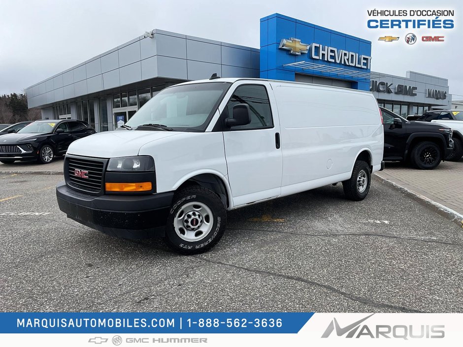 GMC Savana Cargo Van  2022 à Matane, Québec - w940px