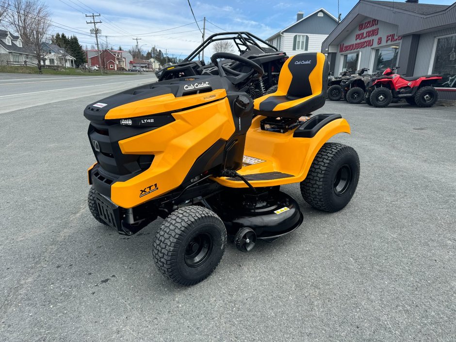 2024 Cub Cadet XT1 LT42 INTELLIPOWER Tracteur à gazon