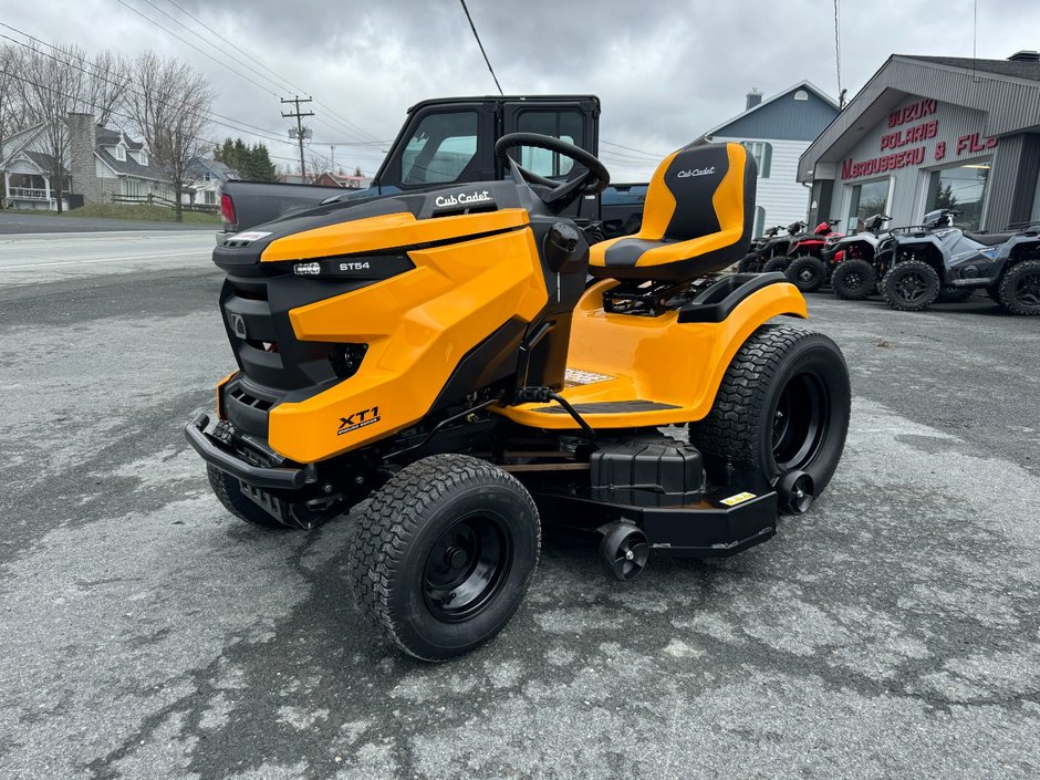 Cub Cadet XT1 ST54 FAB Tracteur à gazon  2024