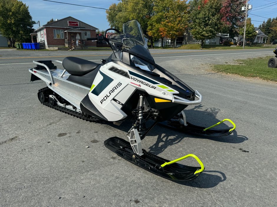 Polaris 550 VOYAGEUR 155 E/S  2025