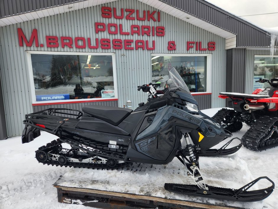 Polaris PROSTAR S4 VOYAGEUR SP 146 Moteur 4 temps 2026