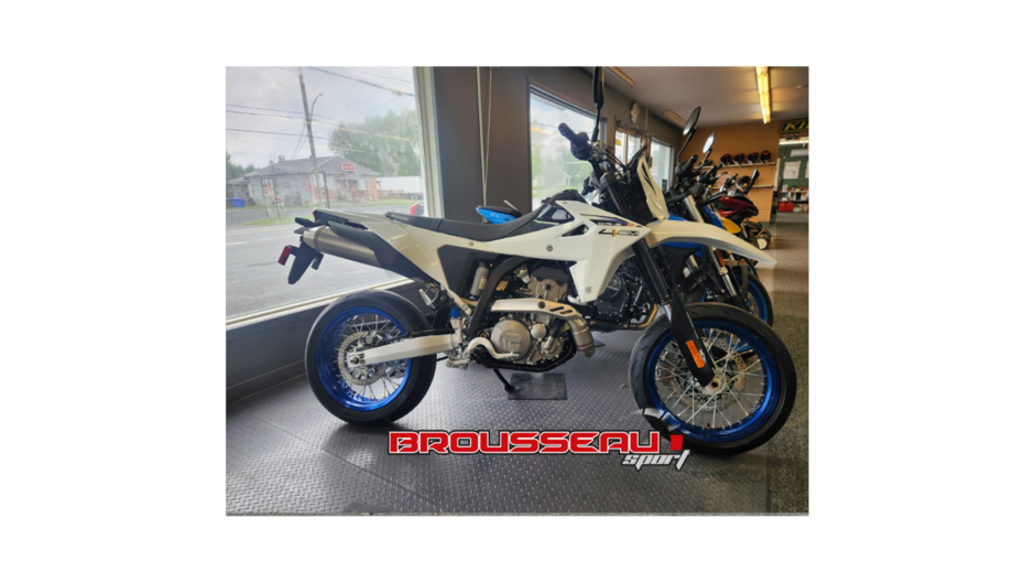 2025 Suzuki DR-Z4SM
