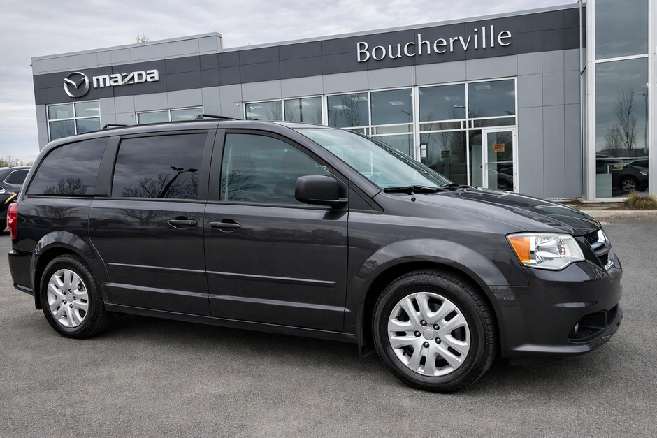 Dodge Grand Caravan 7 PASSAGERS TRÈS BAS KM 2015 à Boucherville, Québec - w940px