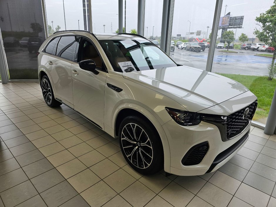 Mazda CX-70 MHEV Signature, DÉMO, AUBAINE 2025 à Boucherville, Québec - w940px