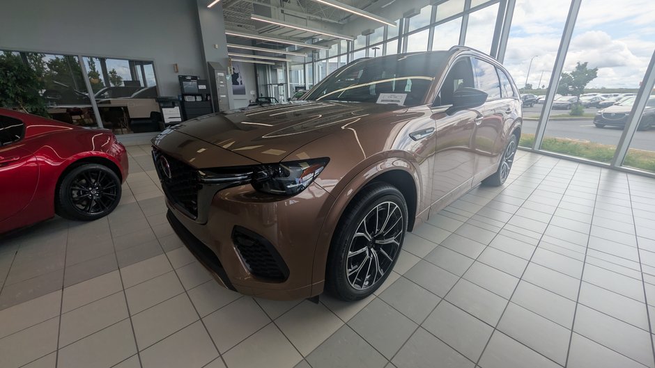2026 Mazda CX-70 PHEV GT in Boucherville, Quebec - w940px