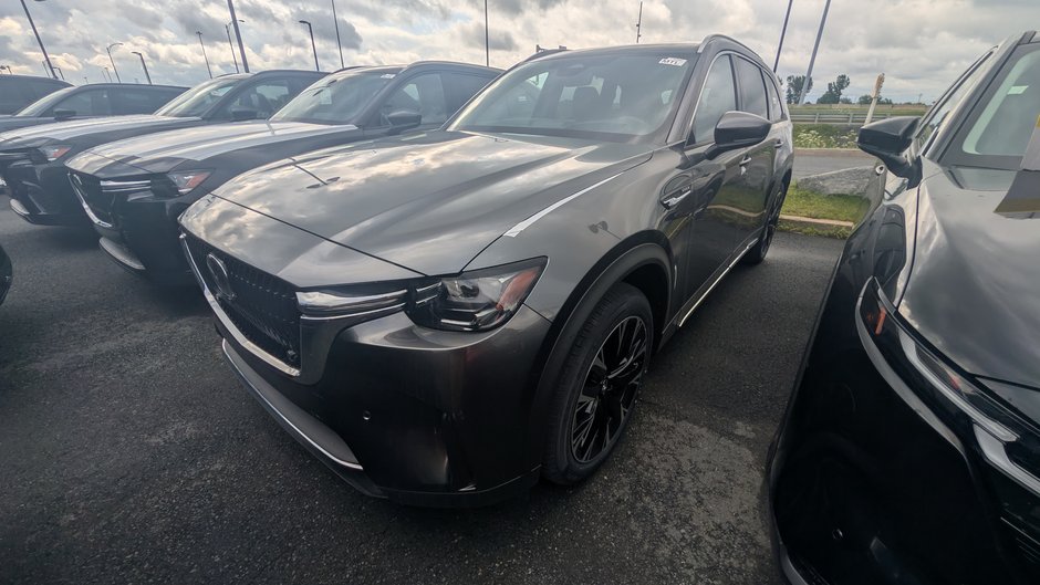 2026 Mazda CX-90 Plug-In Hybrid GT in Boucherville, Quebec - w940px