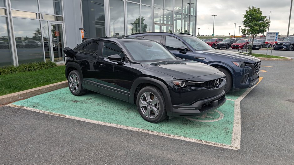 2022 Mazda MX-30 EV GS, 30200KM! 100% ÉLECTRIQUE in Boucherville, Quebec - w940px