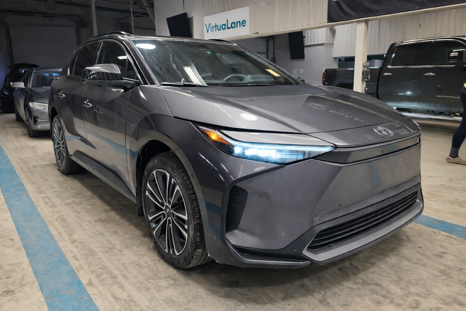 Toyota bZ4X XLE AWD JAMAIS ACCIDENTÉ TOIT PANORAMIQUE CUIR 2023 à Boucherville, Québec - w940px