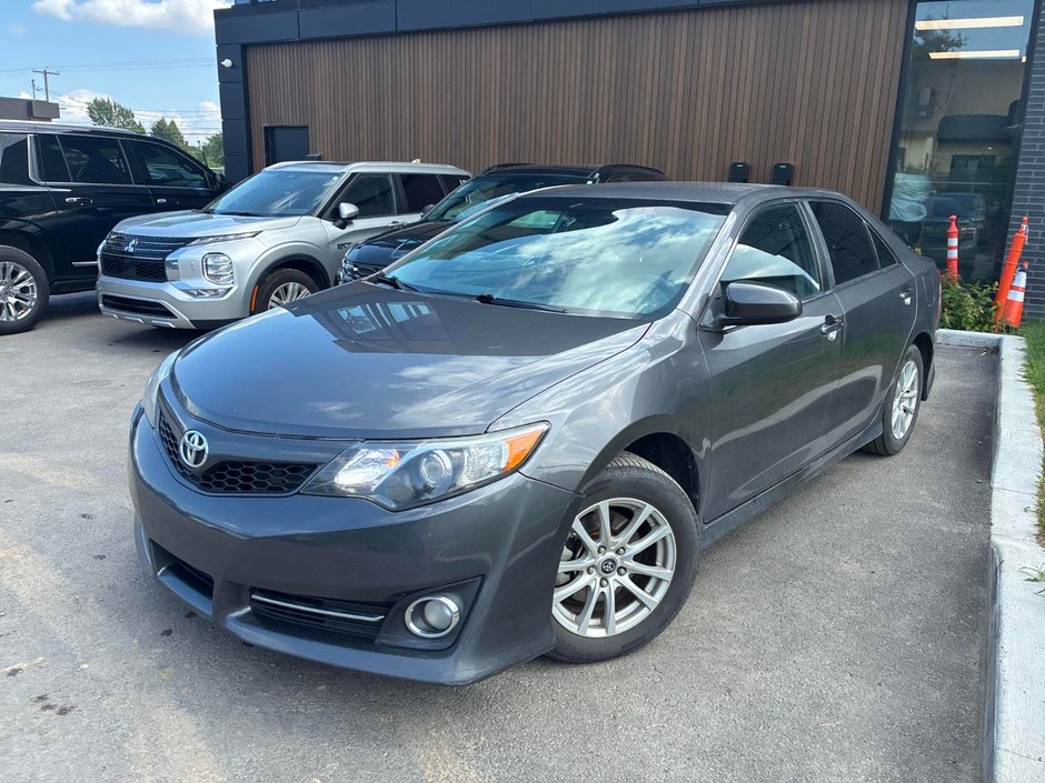 2014 Toyota Camry SE, BAS KM, CLIMATISATION in Boucherville, Quebec - w940px