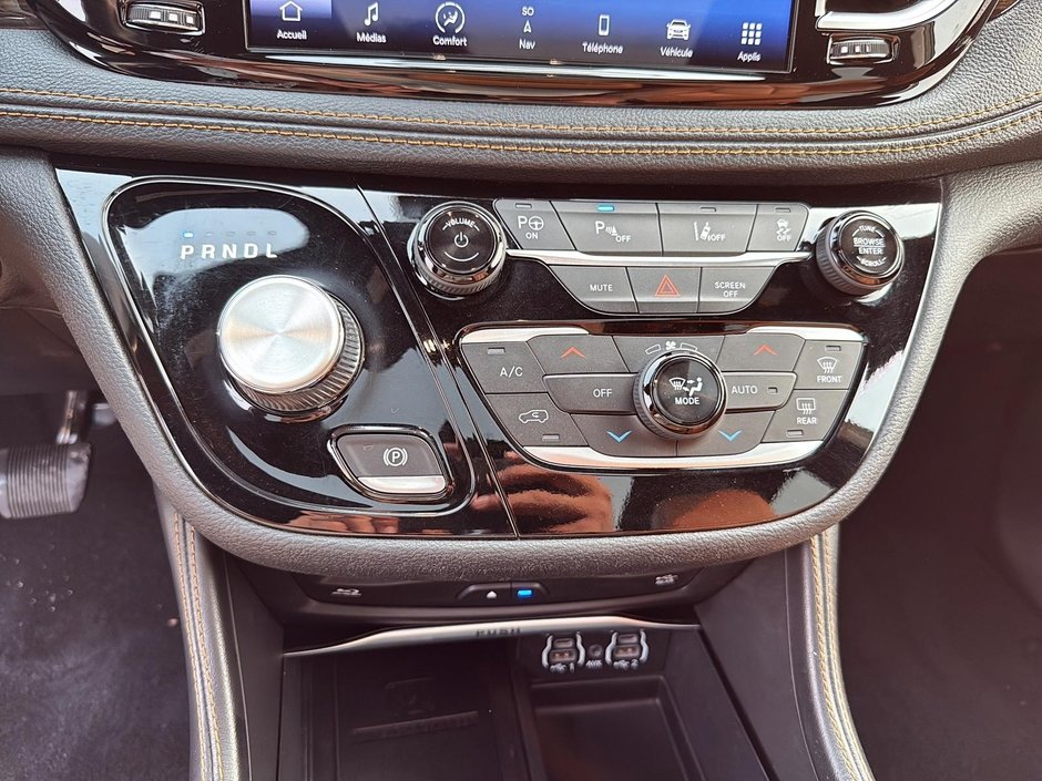 2021 Chrysler Pacifica Hybrid Pinnacle-13
