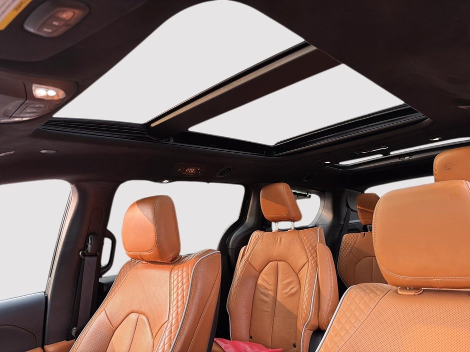 2021 Chrysler Pacifica Hybrid Pinnacle-16