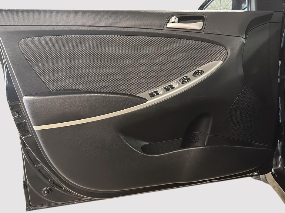 2014 Hyundai Accent GL-10