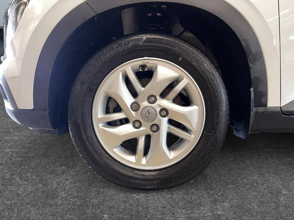 2022 Hyundai Venue Preferred-6