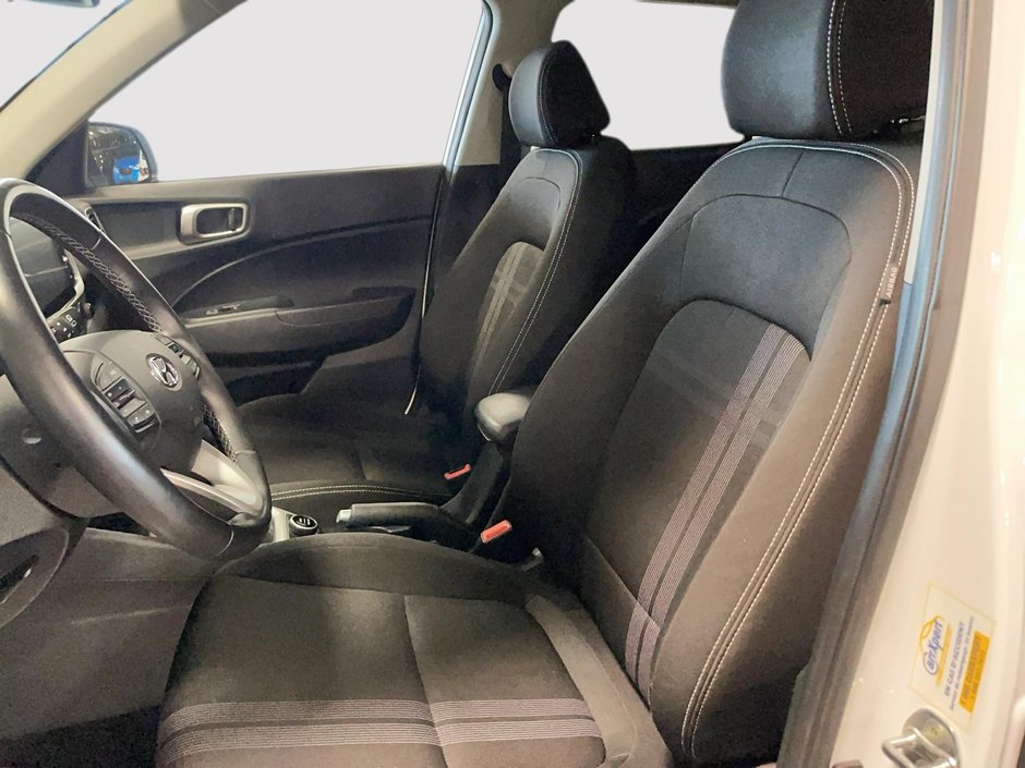 2022 Hyundai Venue Preferred-8