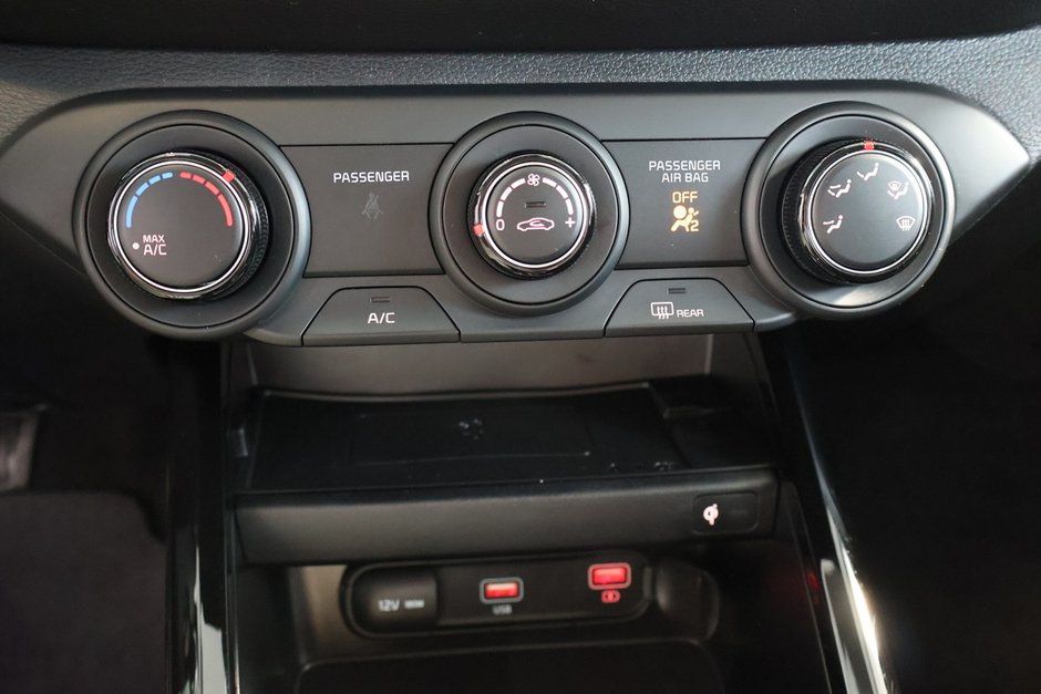 2024 Kia Forte EX CARPLAY + HEATED SEAT + HEATED LEATHER STEERING WHEEL + A/C