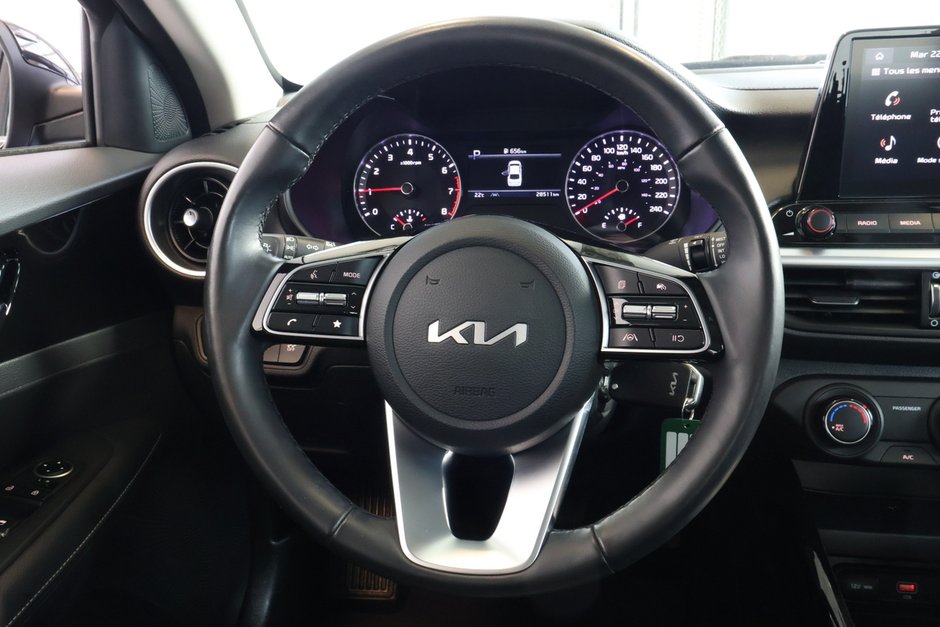 2024 Kia Forte EX CARPLAY + HEATED SEAT + HEATED LEATHER STEERING WHEEL + A/C