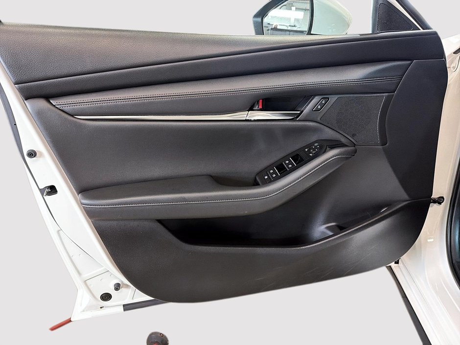 Mazda 3 Sport GS 2022-10