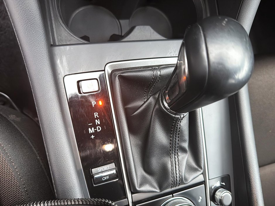 Mazda 3 Sport GS 2023-14