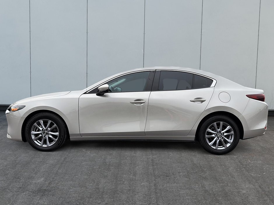 Mazda 3 GS LUXE 2022-4