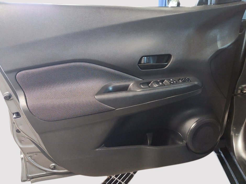 2020 Nissan Kicks S-10