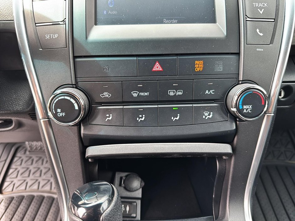 Toyota Camry LE 2017-13