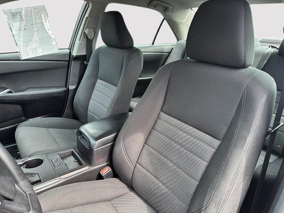 Toyota Camry LE 2017-8