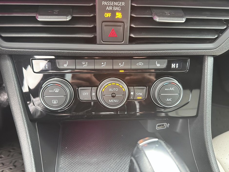 Volkswagen Jetta Highline 2019-13