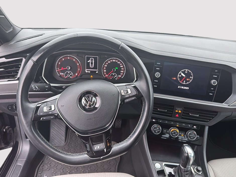 Volkswagen Jetta Highline 2019-9